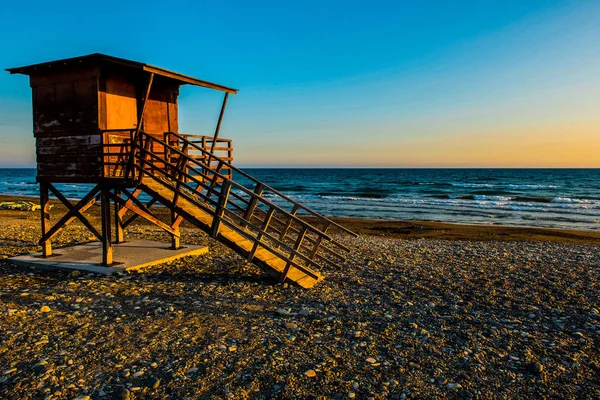 Baywatch kule sahilde