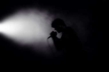 Sanatçı sahne ışıkları