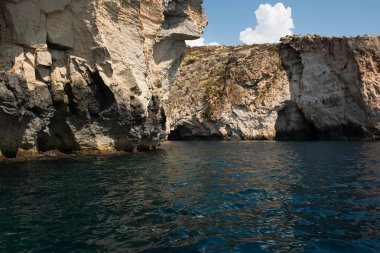 Mavi Mağara bir tekne yolculuğu gördün. Malta