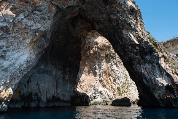 Mavi Mağara bir tekne yolculuğu gördün. Malta