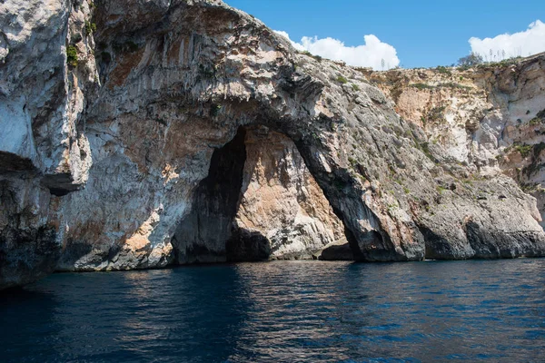 Mavi Mağara bir tekne yolculuğu gördün. Malta