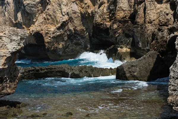 Blå hålet och fönstret kollapsade Azure. Gozo, Malta — Stockfoto