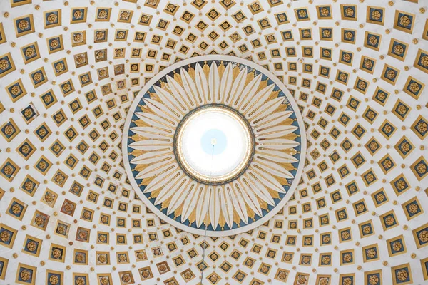 Detalle interior de la cúpula de la Rotonda de Mosta, Malta —  Fotos de Stock