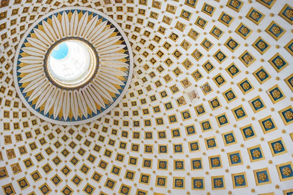 Mosta, 몰타의 원형 건물의 돔의 내부 세부 사항 — 스톡 사진