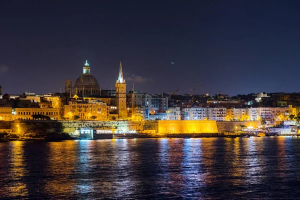 Valletta geceleri. Sliema görünümden. Malta