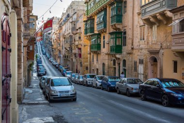 Valletta dar sokaklar otopark