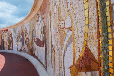 Ta Pinu, Malta için dini Hıristiyan mozaikler