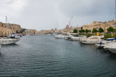 Tekneler ve yatlar Valletta, Malta ankraj