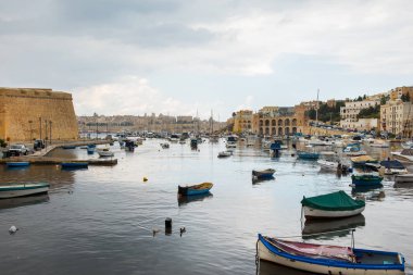 Tekneler ve yatlar Valletta, Malta ankraj