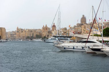 Tekneler ve yatlar Valletta, Malta ankraj