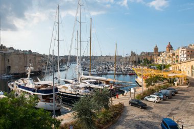 Tekneler ve yatlar Valletta, Malta ankraj