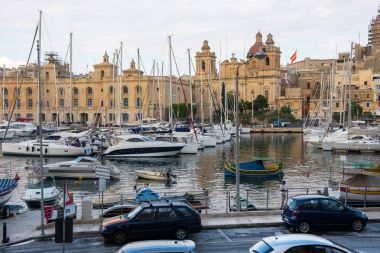 Tekneler ve yatlar Valletta, Malta ankraj