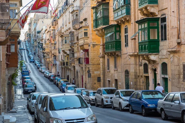 Valletta dar sokaklar otopark