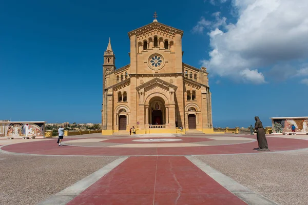 Neo-romanska katolska kyrkan. Ta Pinu, Malta — Stockfoto