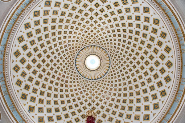 Interior de la cúpula de la rotonda Mosta. Malta —  Fotos de Stock
