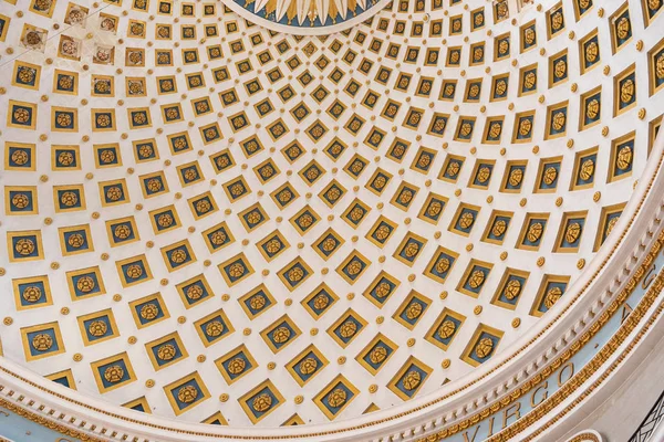 Wnętrze kopuły rotunda w Mosta. Malta — Zdjęcie stockowe