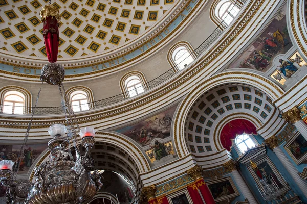 Interieur van de koepel van de rotonde van Mosta. Malta — Stockfoto