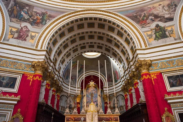 Interior de la cúpula de la rotonda Mosta. Malta — Foto de Stock