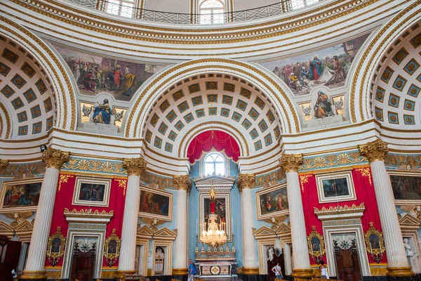 Interieur van de koepel van de rotonde van Mosta. Malta — Stockfoto