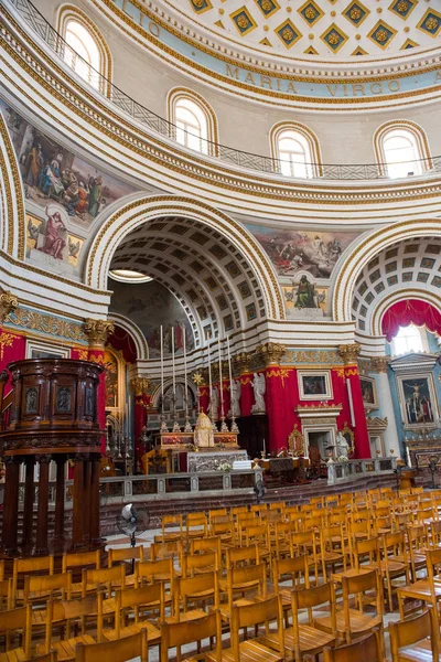 Interior de la cúpula de la rotonda Mosta. Malta — Foto de Stock