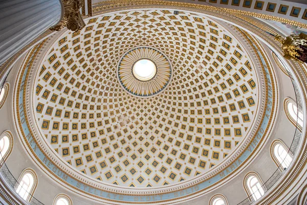 Mosta rotunda kubbe iç. Malta