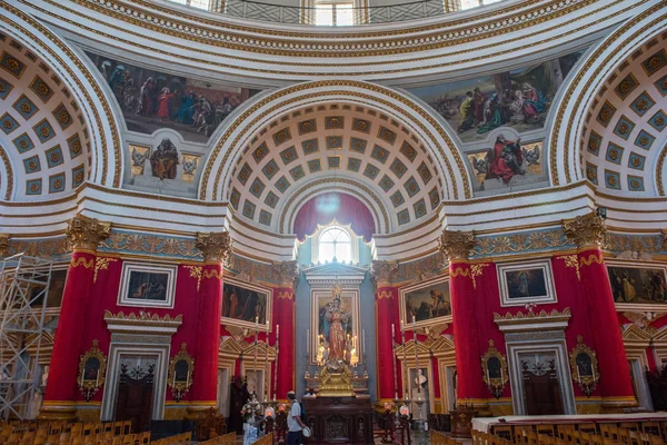 Interior de la cúpula de la rotonda Mosta. Malta — Foto de Stock