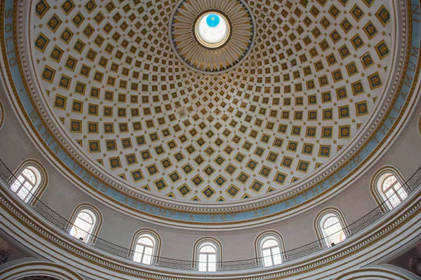 Interiér dómu rotundy Mosta. Malta — Stock fotografie