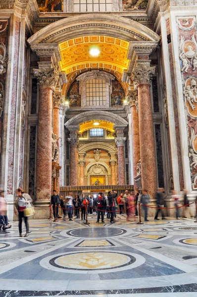 Wnętrze Bazyliki Świętego Piotra, Vatican — Zdjęcie stockowe