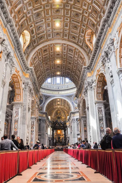 Інтер'єр базиліки Святого Петра, Ватикан — стокове фото