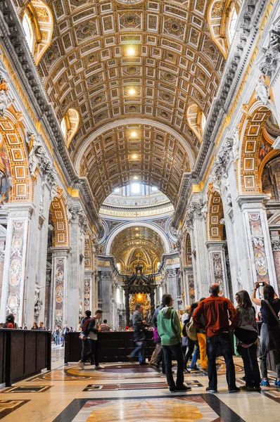 Intérieur de la basilique Saint-Pierre, Vatican — Photo