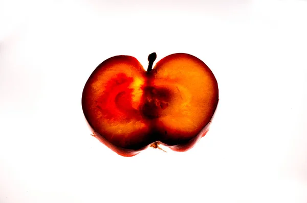 Jabłko kromka na białym tle — Zdjęcie stockowe