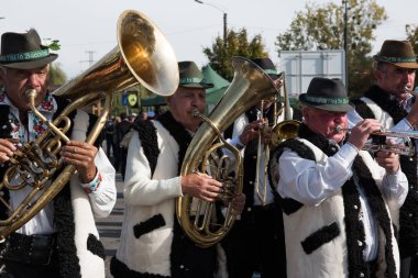 Pirinç-Romen halk müziği Rüzgar aletleri üzerinde bant