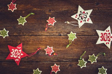 Noel arka plan ile el yapımı süsler keçe