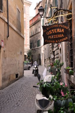 Roma sokaklarında