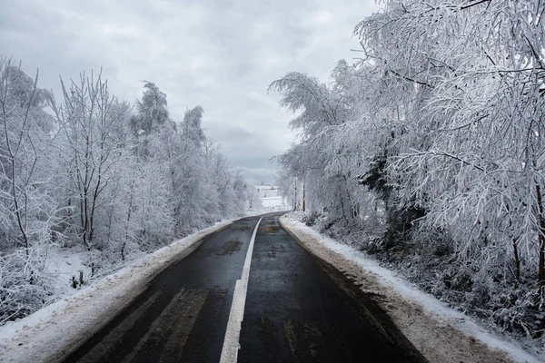 Kış yol asfalt — Stok fotoğraf