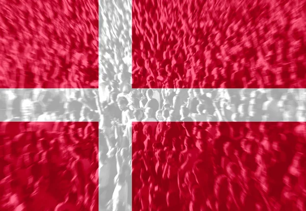 Fani piłki nożnej z mieszania flaga Danii — Zdjęcie stockowe
