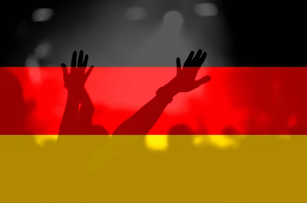 Οπαδοί του ποδοσφαίρου με ανάμειξη σημαία Γερμανίας — Φωτογραφία Αρχείου