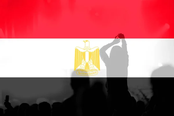 Aficionados al fútbol con bandera de Egipto —  Fotos de Stock