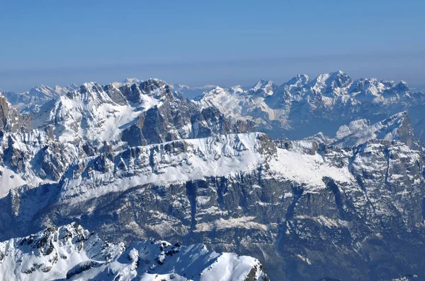 Dolomitlerde kayak merkezi — Stok fotoğraf