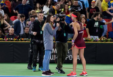 Kadın tenisçi görüşme sırasında