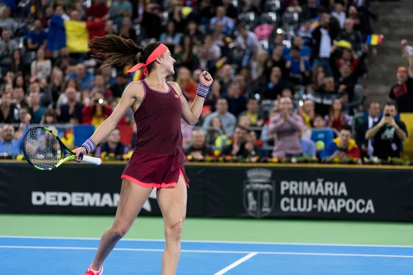 Jugadora de tenis celebrando la victoria — Foto de Stock