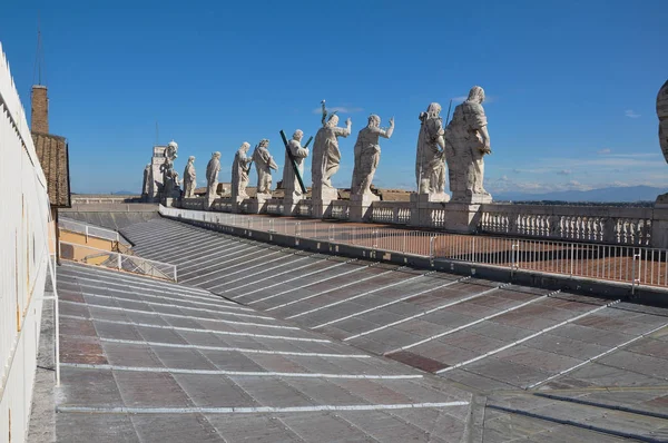 Statues des apôtres. Basilique Saint-Pierre, Vatican — Photo