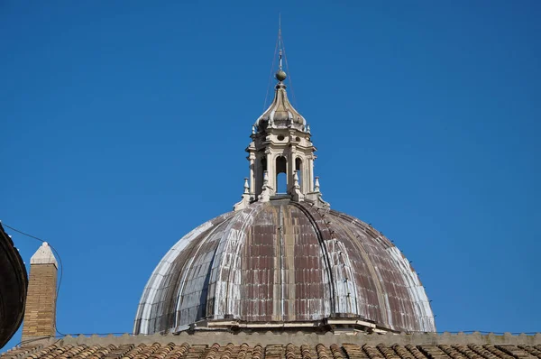 Cúpula basílica de San Pedro, Ciudad del Vaticano — Foto de Stock