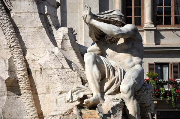 Statua fontana pubblica in Piazza Navona, Roma — Foto Stock