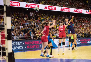 Kadınlar hentbol oynamak