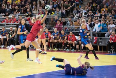 Kadınlar hentbol oynamak