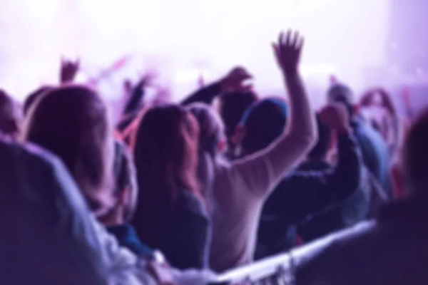 Blurred crowd of people at music festival — Stock Photo, Image
