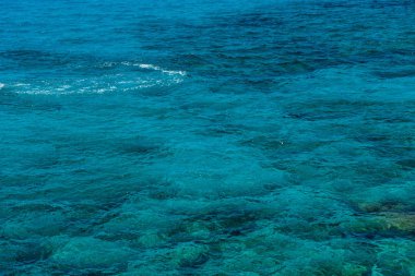 Zümrüt, turkuaz deniz suyu doğal arka plan