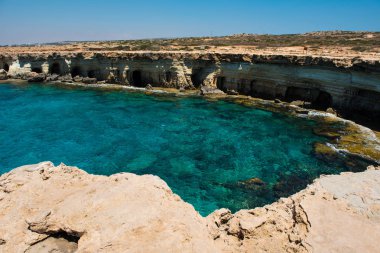 Ayia Napa, Akdeniz kıyısında, Kıbrıs deniz mağaraları