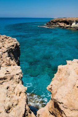 Ayia Napa, Akdeniz kıyısında, Kıbrıs deniz mağaraları